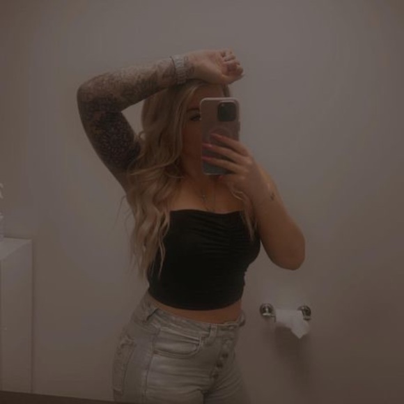 Meet your Posher, Hayley - Picture 1 of 1